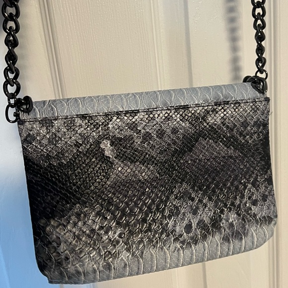 Snakeskin Purse with Chain Strap - Picture 3 of 4